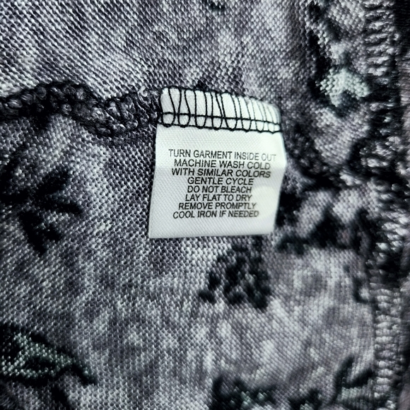 French Laundry Semi-Sheer Floral Baroque Long Sleeve Cardigan | 22/24 - Picture 6 of 7